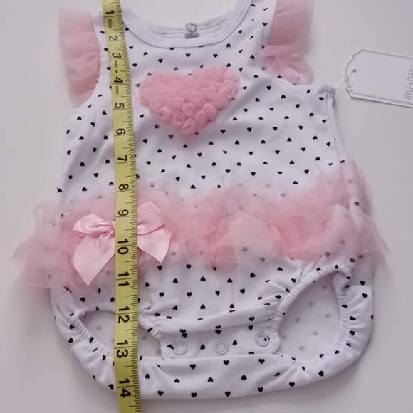 Kyle&Deena ruffled rose heart onezie - Picture 6 of 7